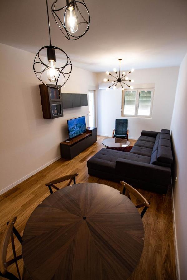 Follow The Sun - 4 Person Apartment Бар Екстериор снимка