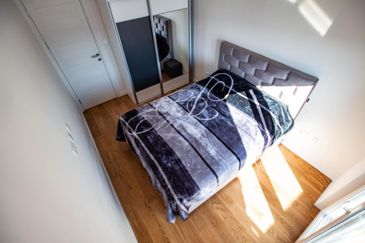 Follow The Sun - 4 Person Apartment Бар Екстериор снимка