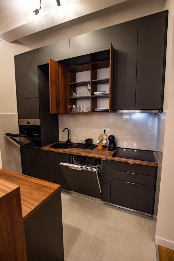 Follow The Sun - 4 Person Apartment Бар Екстериор снимка
