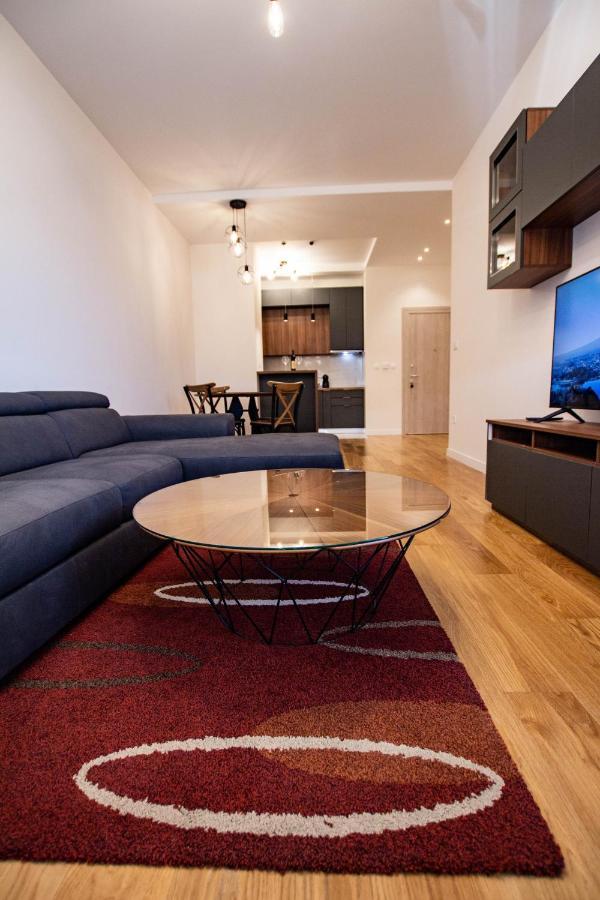Follow The Sun - 4 Person Apartment Бар Екстериор снимка