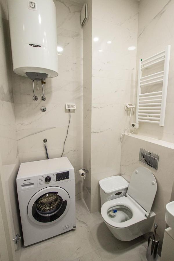 Follow The Sun - 4 Person Apartment Бар Екстериор снимка